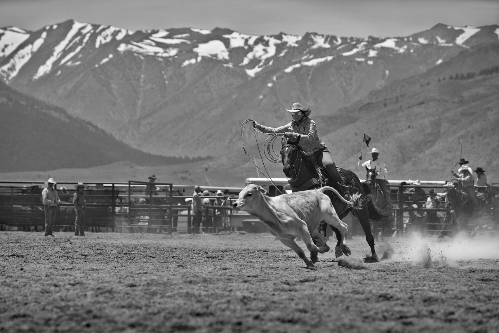 Roadtripping_BridgeportRodeo_CowgirlsCalfRoping03_Action_Personal_Retouched_Web